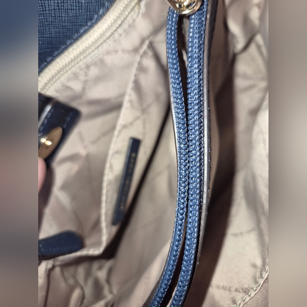 Michael Kors Flower Sofia Medium Bag - Picture 3 of 7